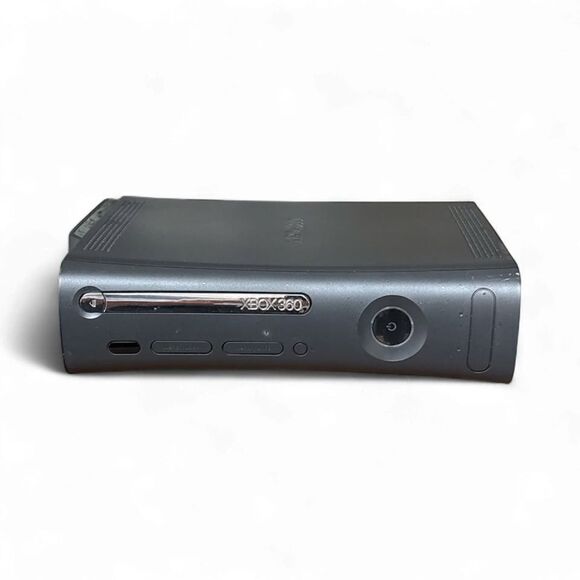 XBOX 360 120 GB HDD Includes 4 Controller's - Picture 2 of 5